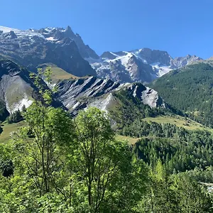 https://le-petit-soleil-seguret.fr-provencehotel.com